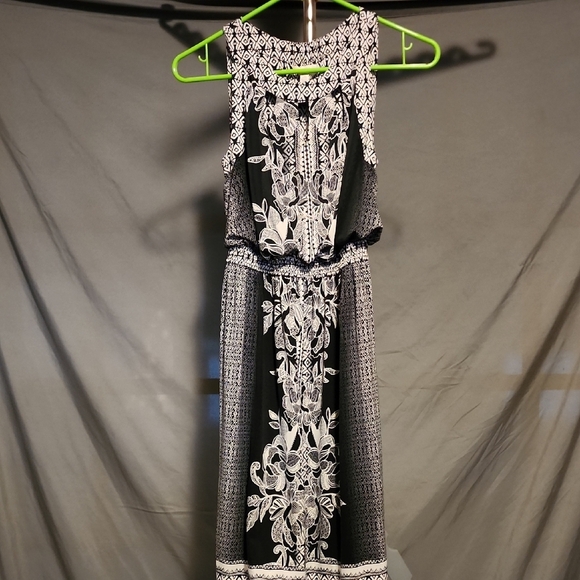 Soma Dresses & Skirts - Soma Black and White Halter Sheath Maxi Dress